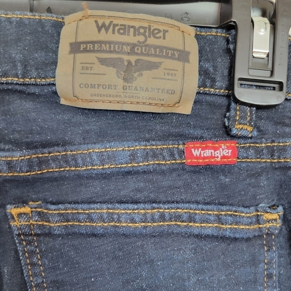 Wrangler Boy's Classic Boot Dark Wash Jeans Size 12 Regular - Picture 4 of 5